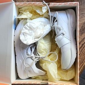 Fabletics Zuma studio sneaker